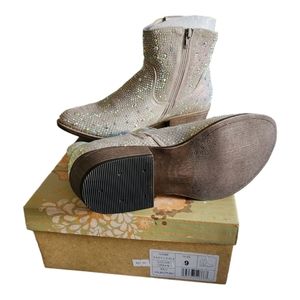 Very G Rhinestone Boots Size 9